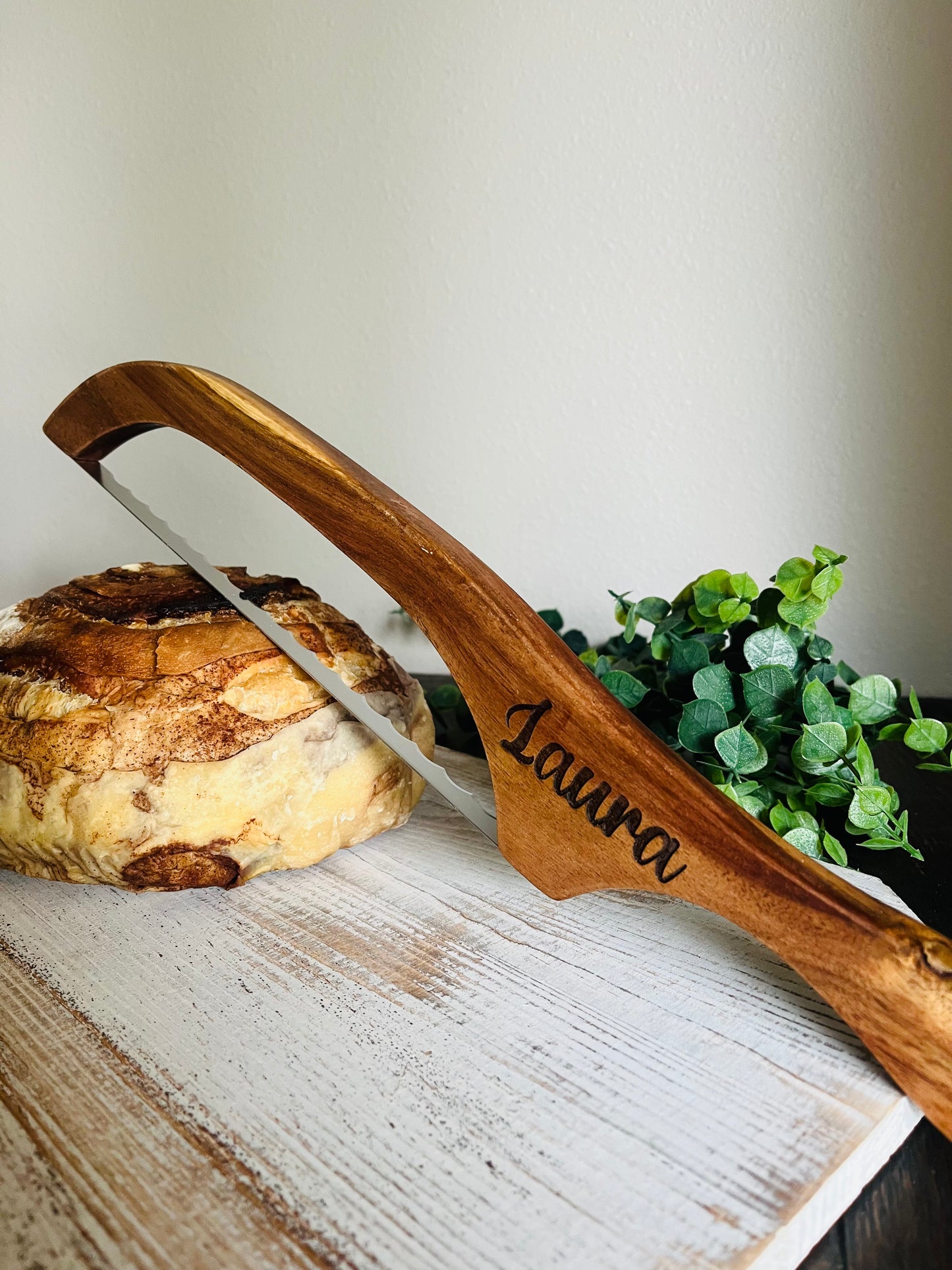 BUNDLE Cutting Board & Bread Saw